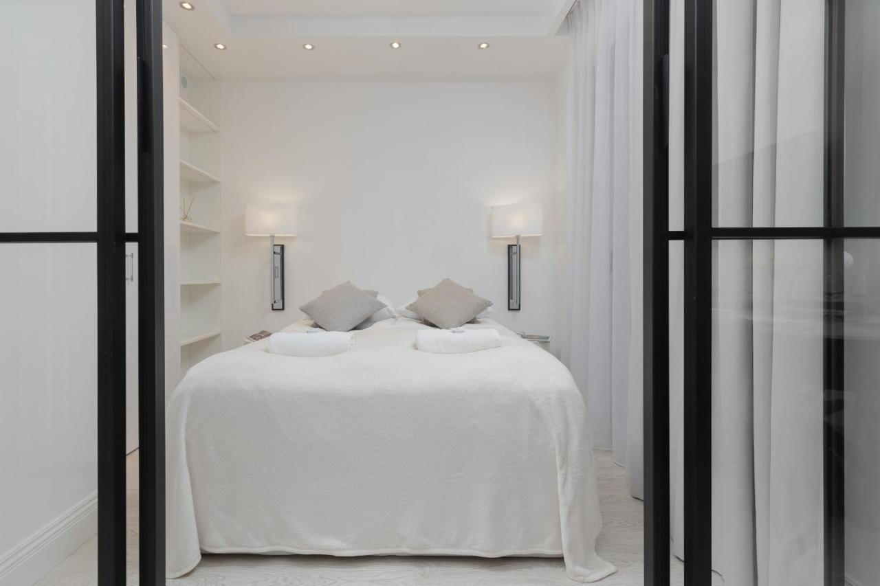 With Terrace Rezydencja Lazienki Park By Renters Prestige